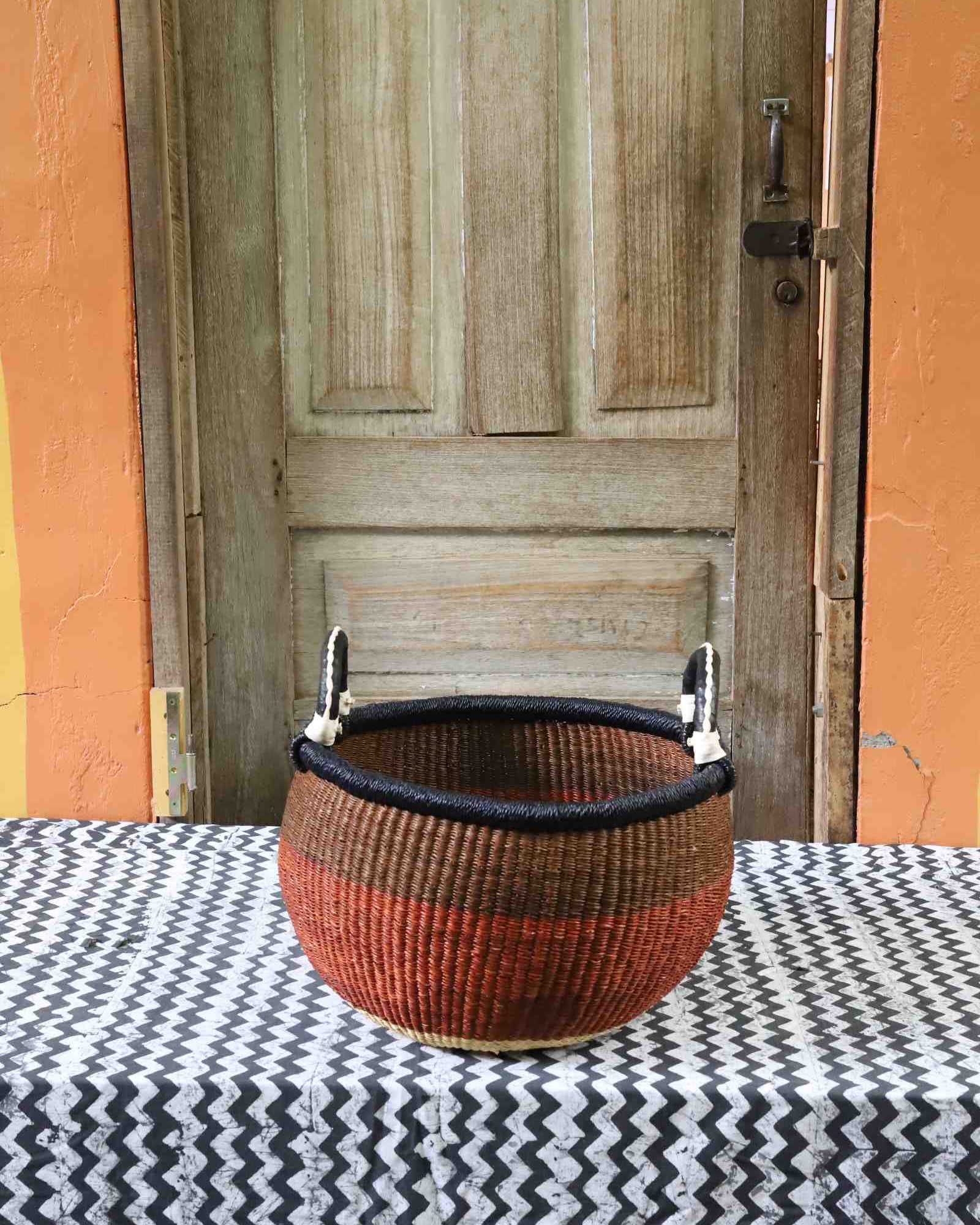Round handwoven Gbenka basket, medium, with fitted lid and leather carry handle