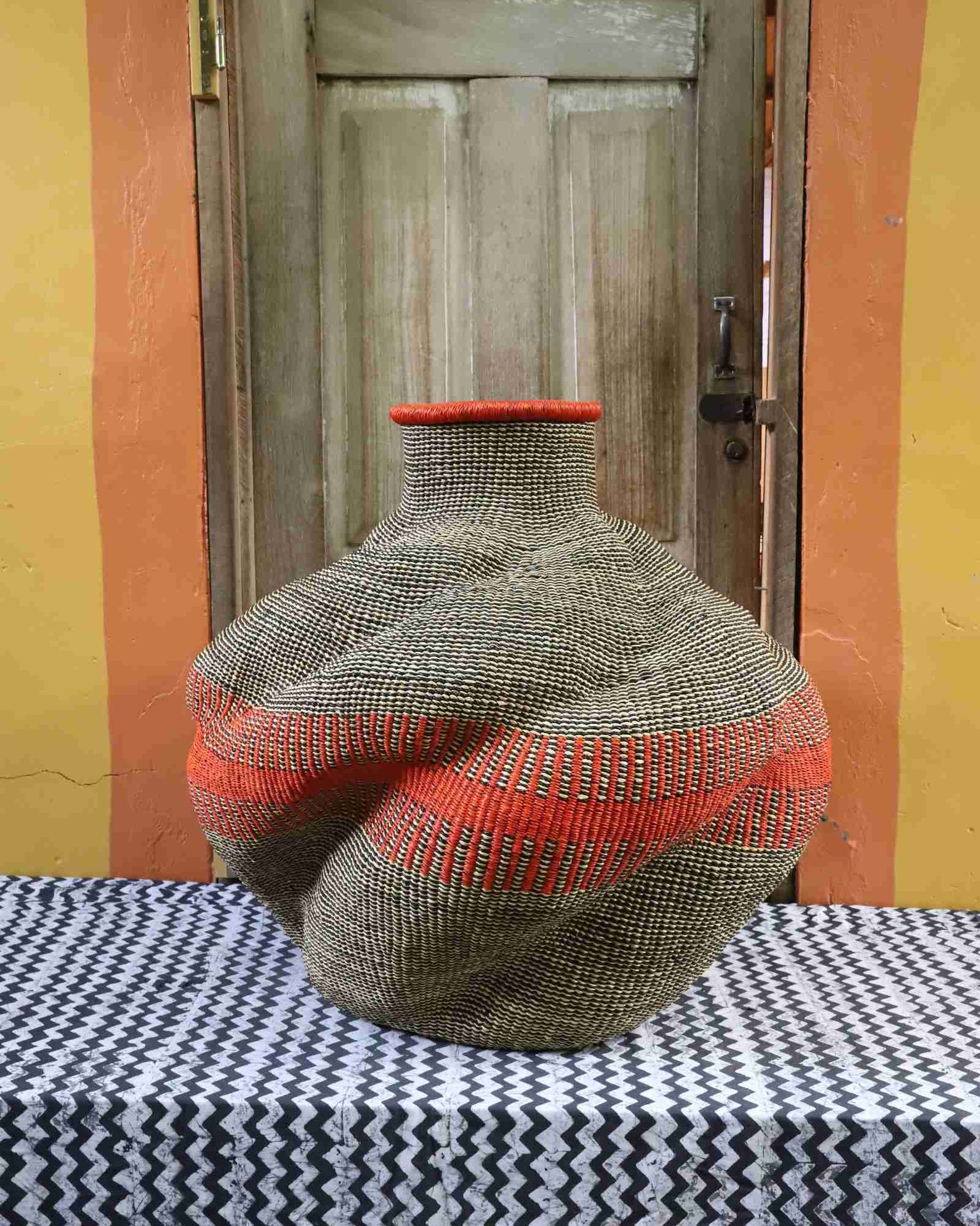 Large handwoven Bolga art basket, De-engo style in woven natural grass