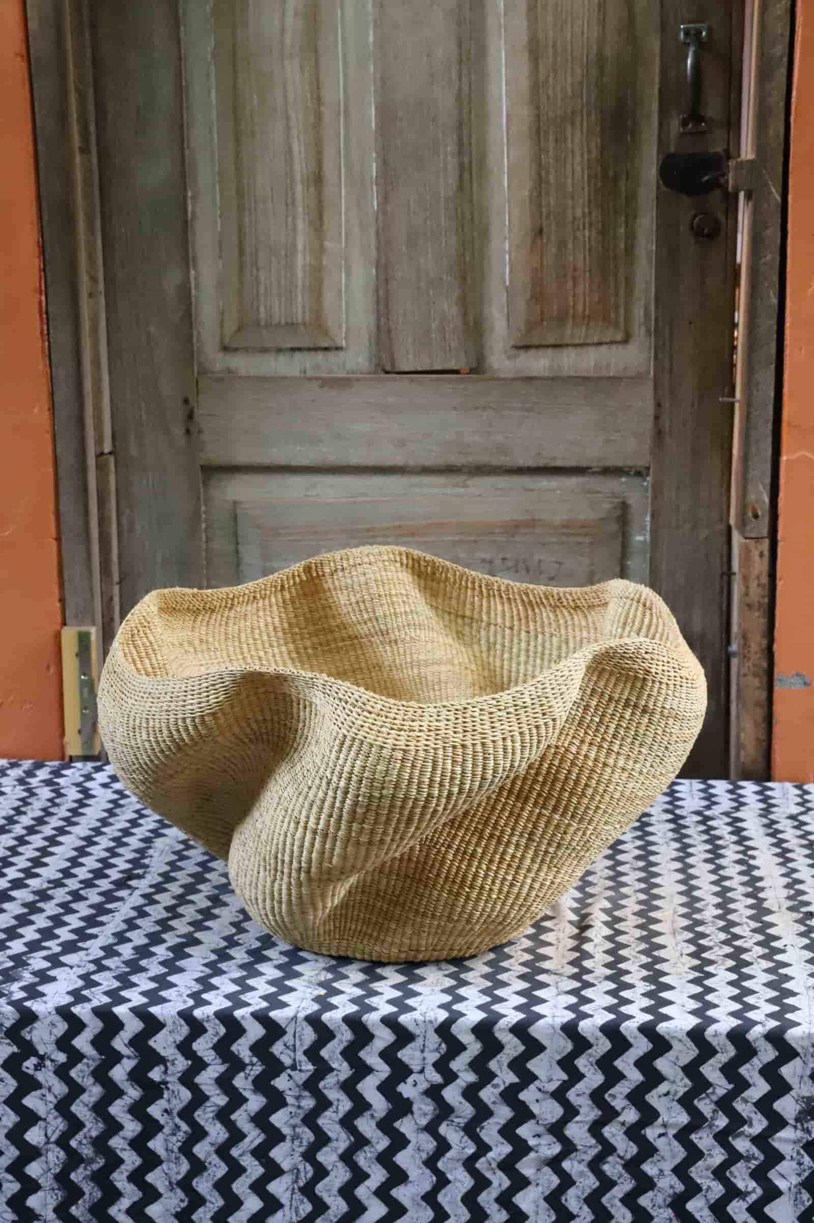 Large Pakurigo Wave Décor Basket in plain natural straw with dramatic undulating wave rim