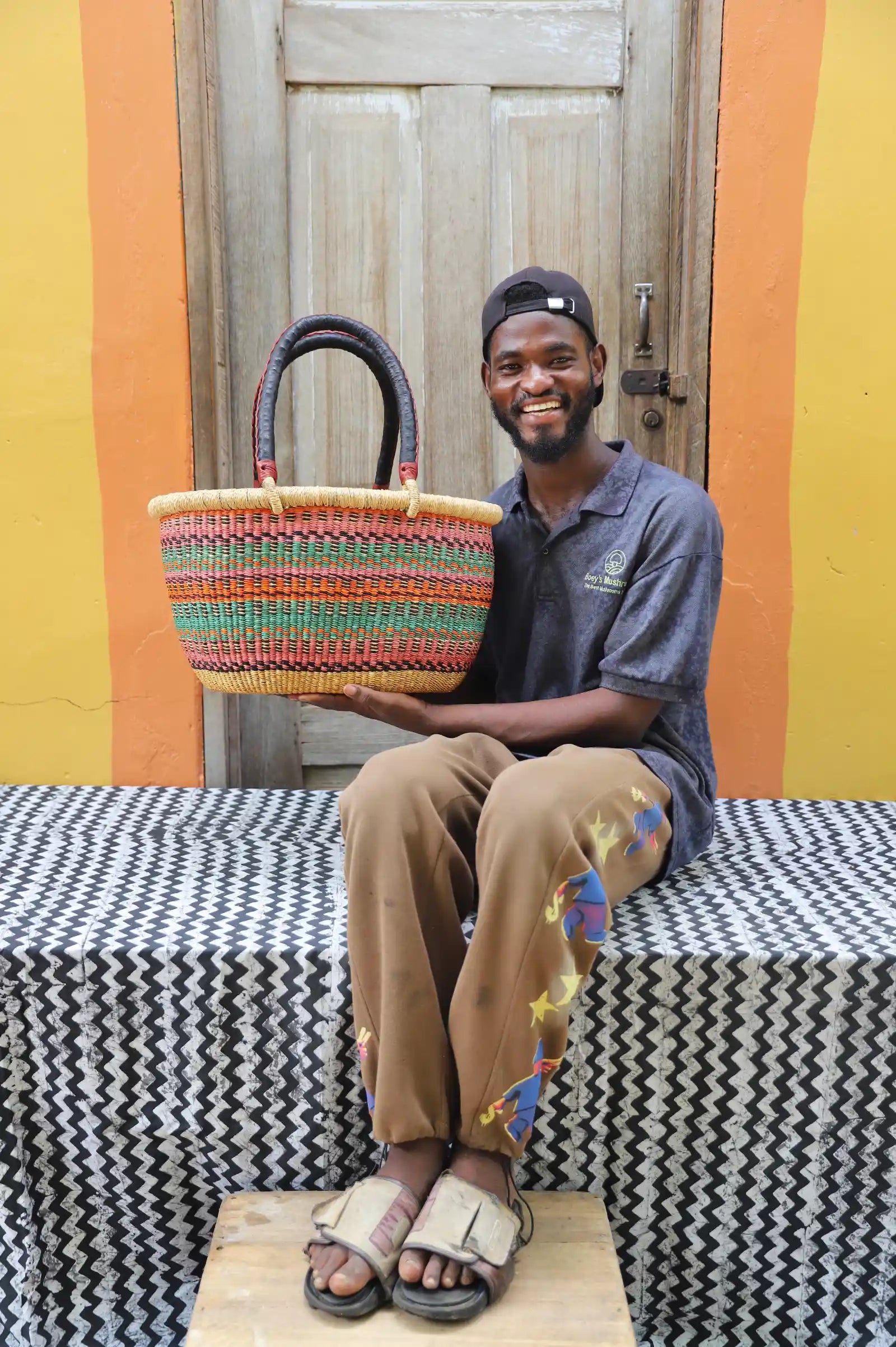 Oval Shopping Bag (Large) by Paul Apasinore