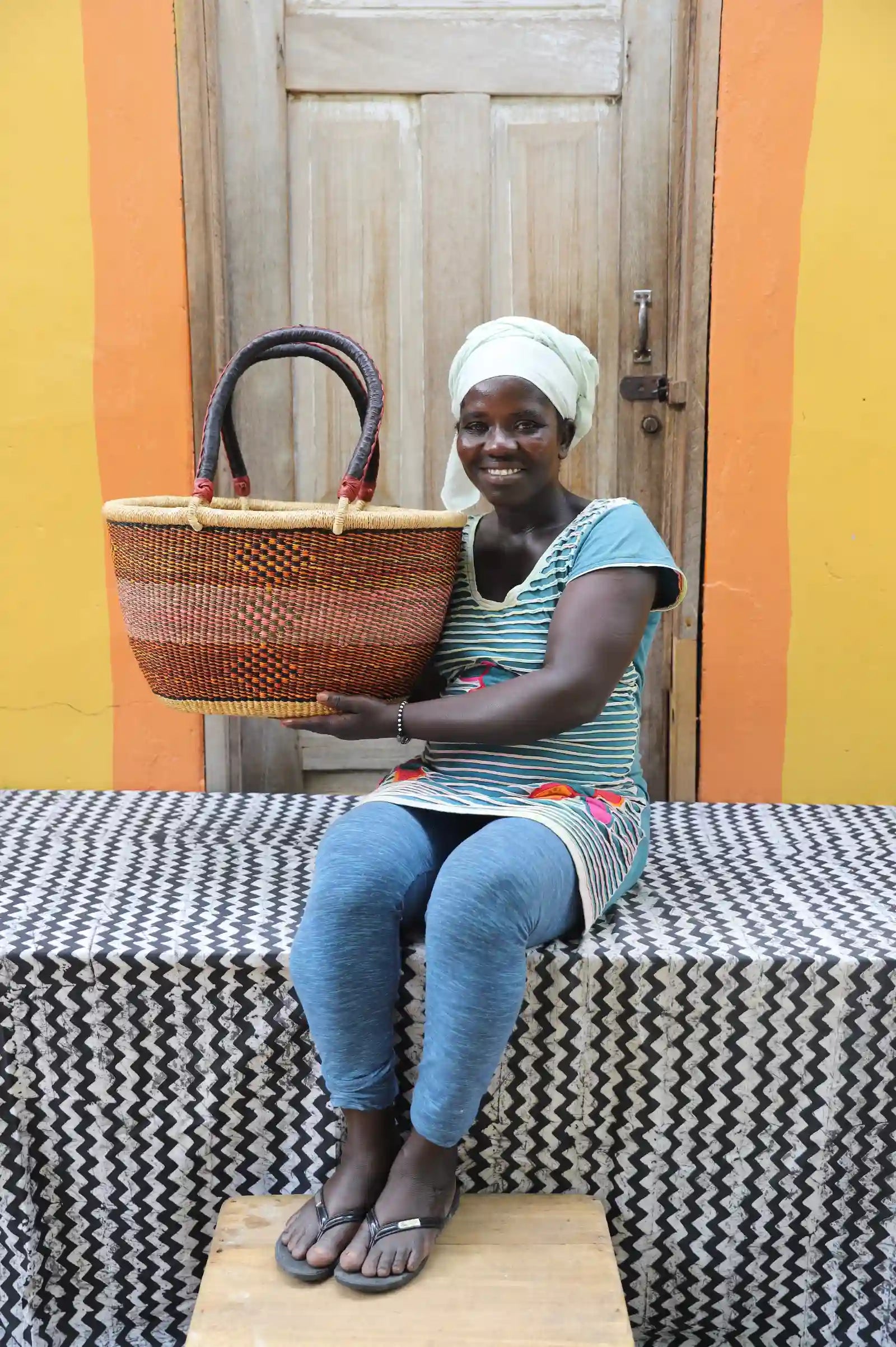 Oval Shopping Bag (Large) by Alahere Abentara