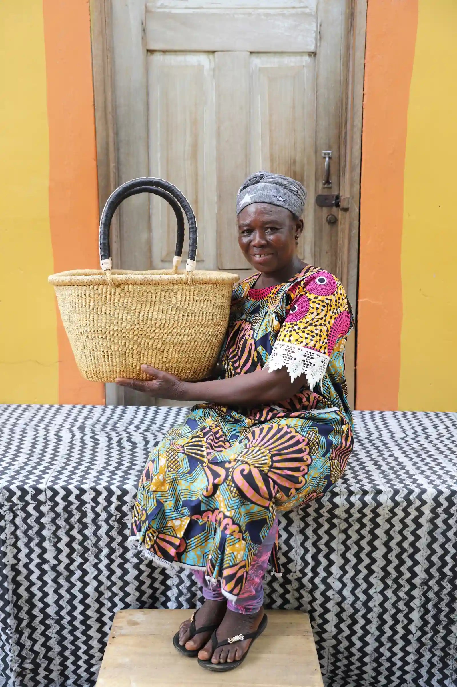 Oval Shopping Bag (Medium) by Akelba Nyaaba