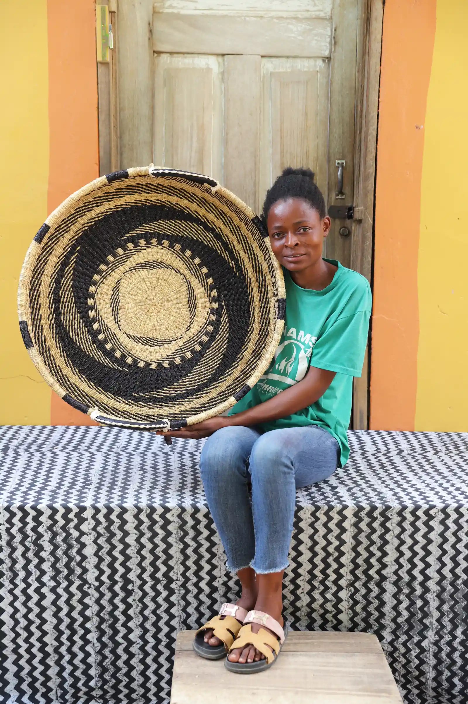 Woven Tray Wall Décor (Single Weave) (Large) by Vida Nyaabire