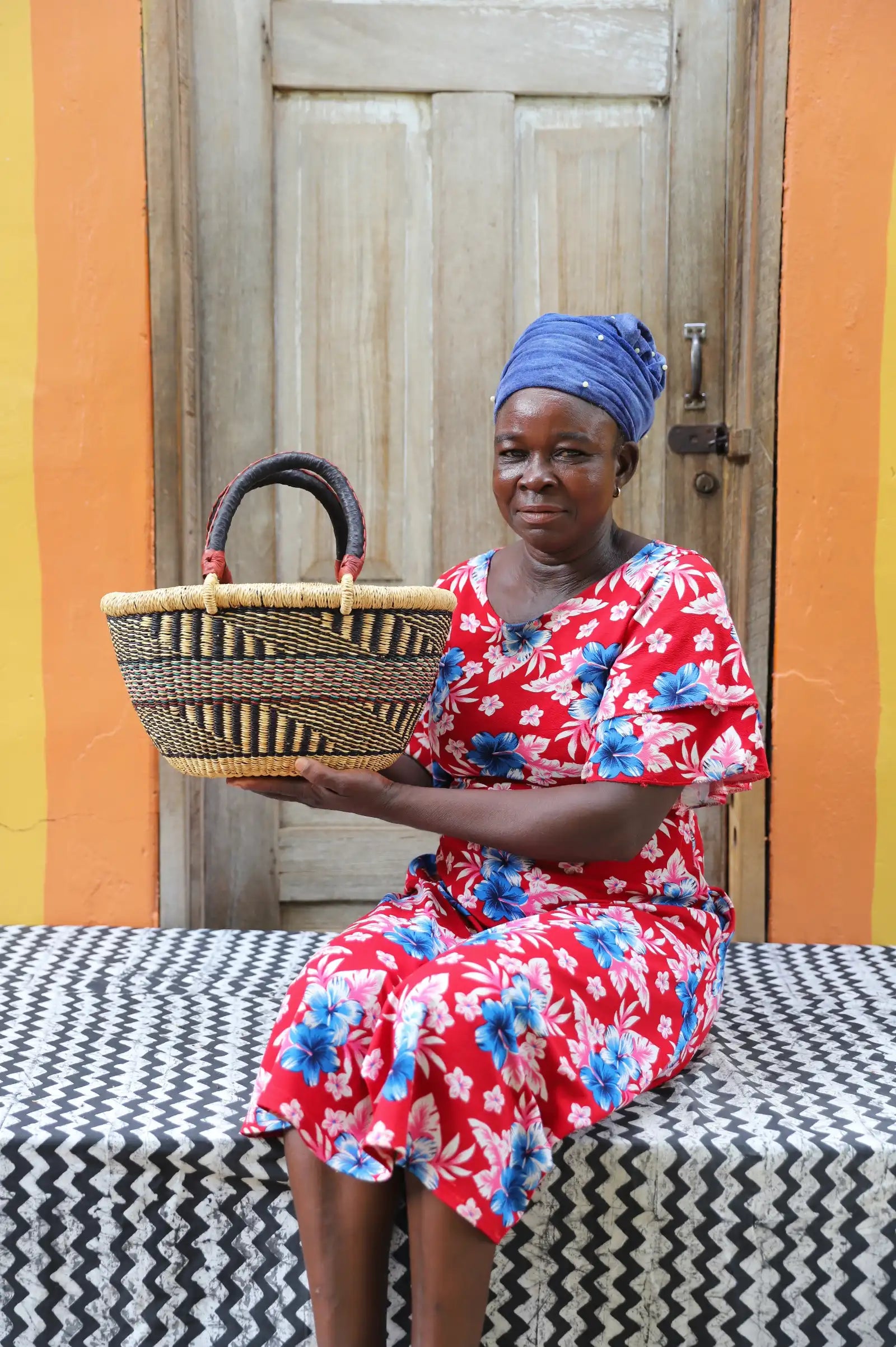 Oval Shopping Bag (Tiny) by Akabopoka Akolgo