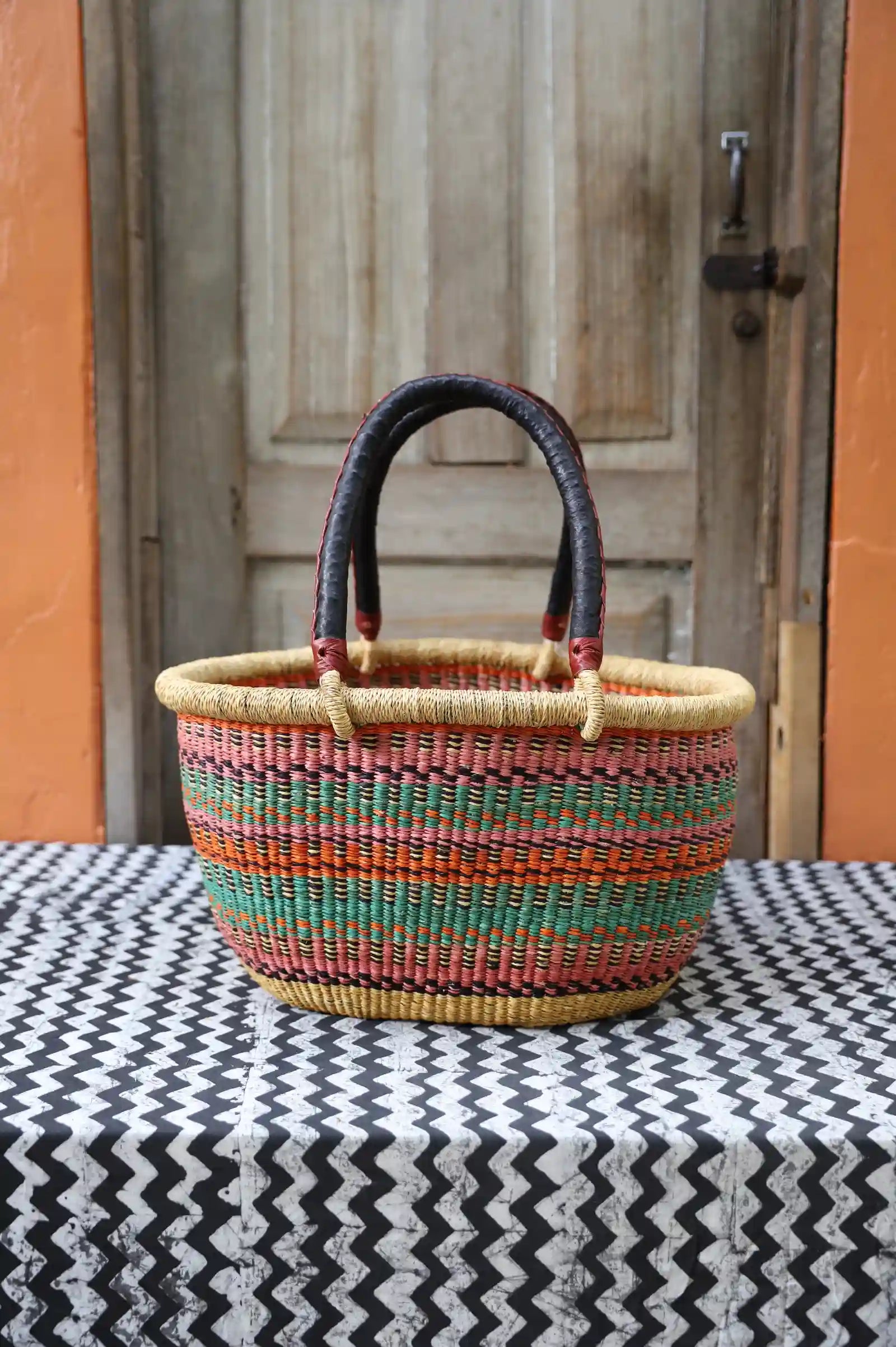 Oval Shopping Bag (Large) by Paul Apasinore