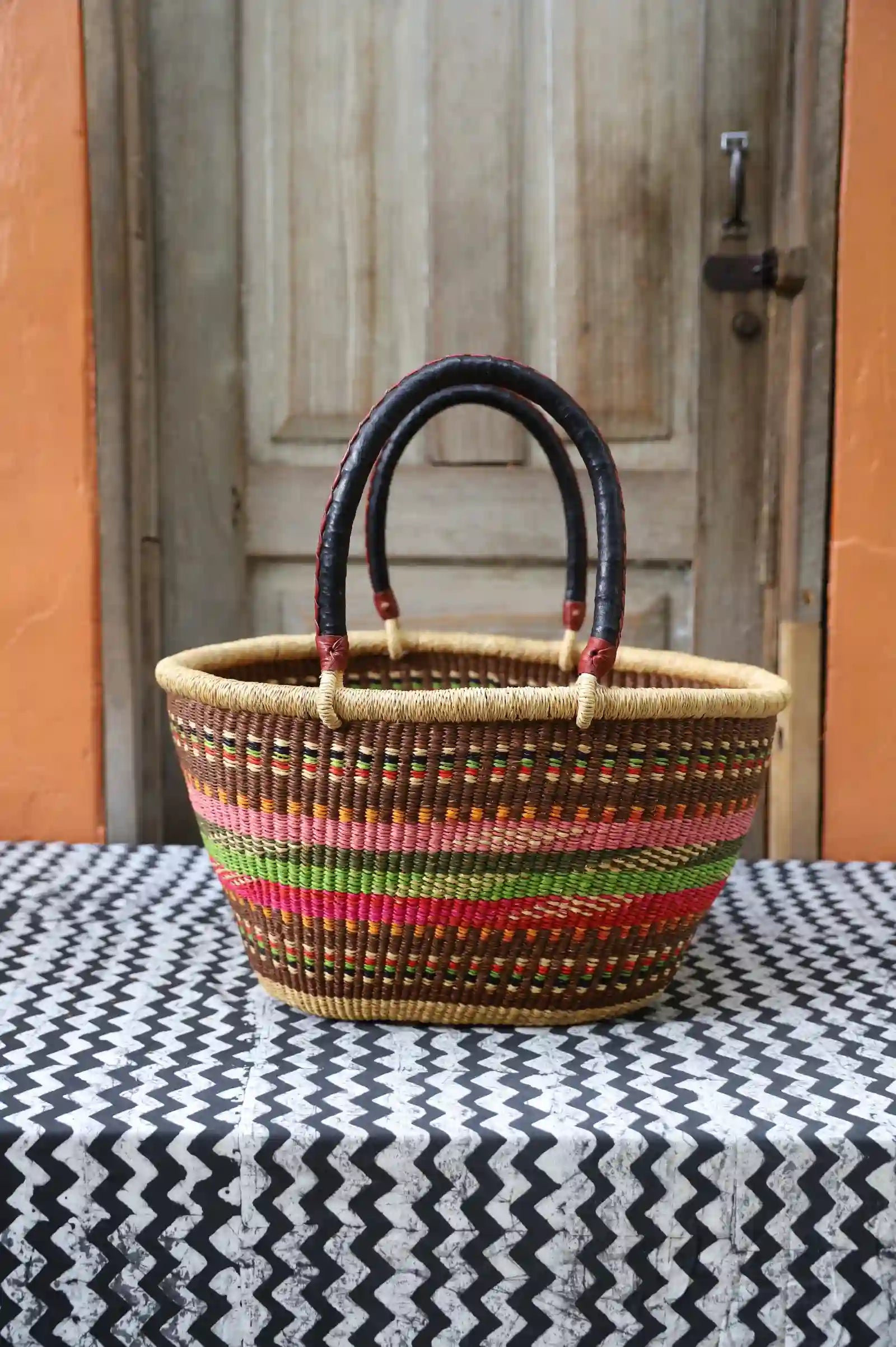 Oval Shopping Bag (Large) by Avoore Alagbona
