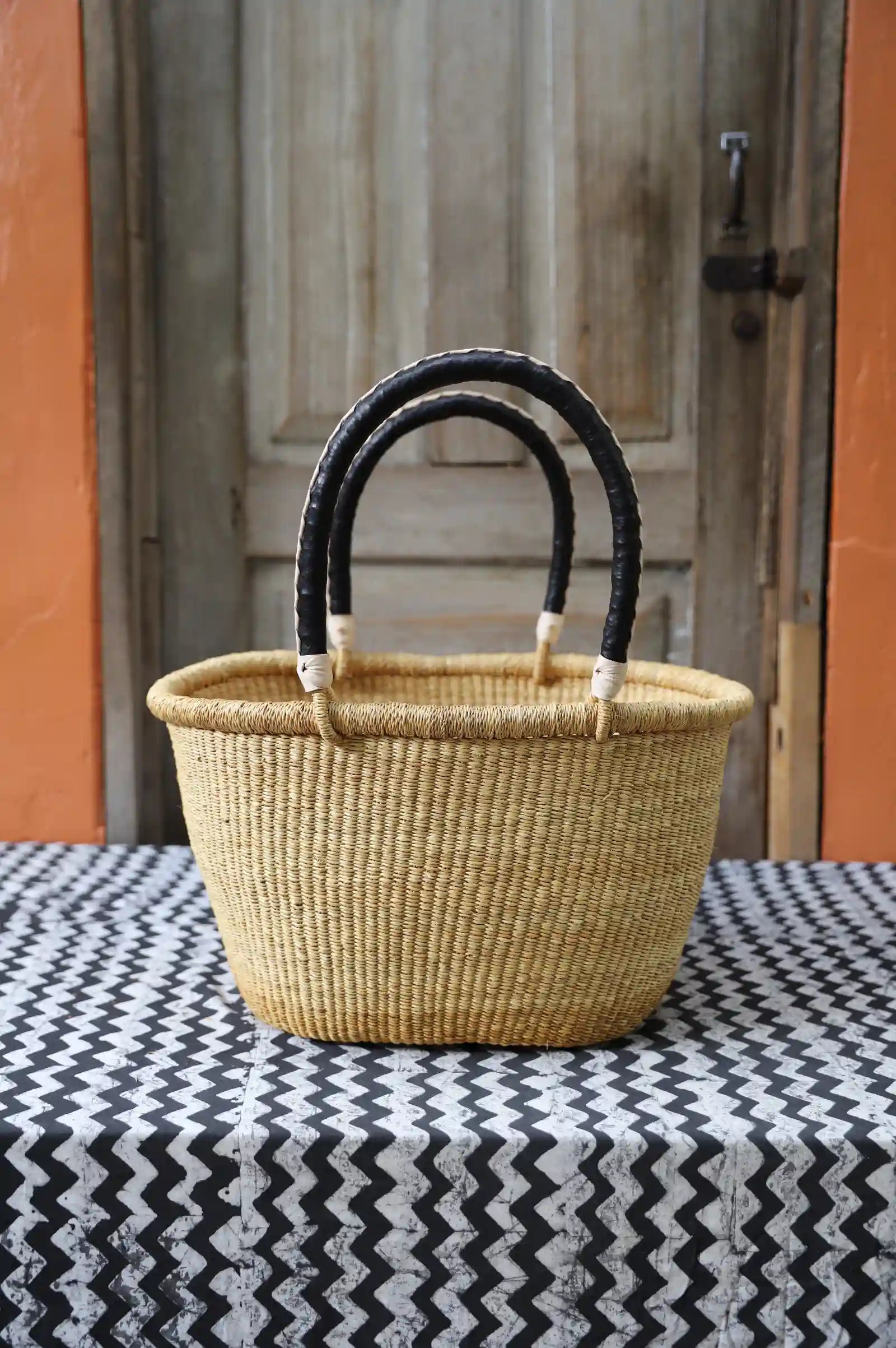 Oval Shopping Bag (Medium) by Akelba Nyaaba