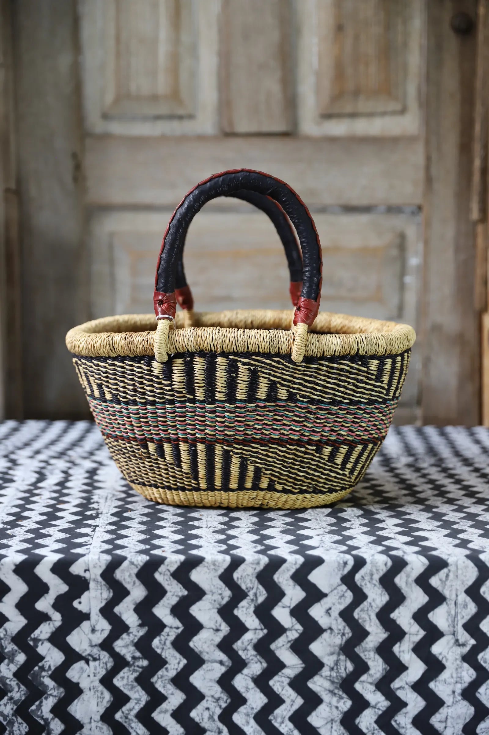 Oval Shopping Bag (Tiny) by Akabopoka Akolgo