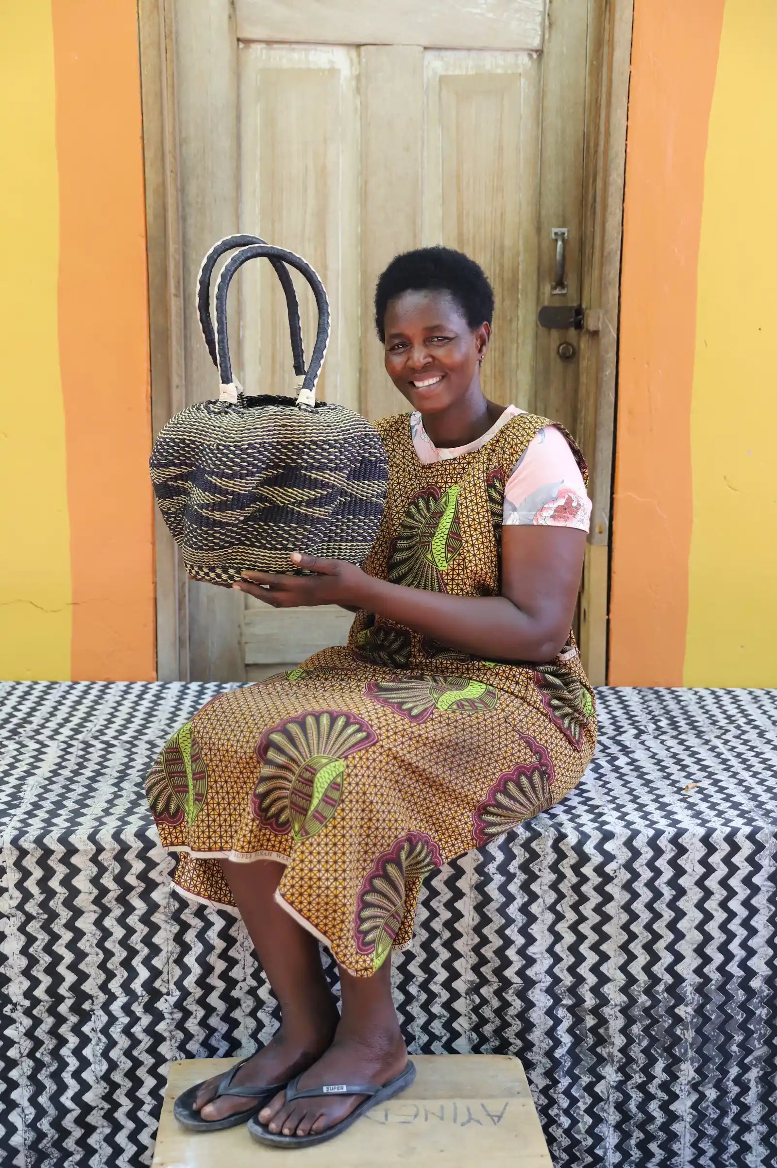 Stay Flow Bag (Small) by Aniamah Akugre