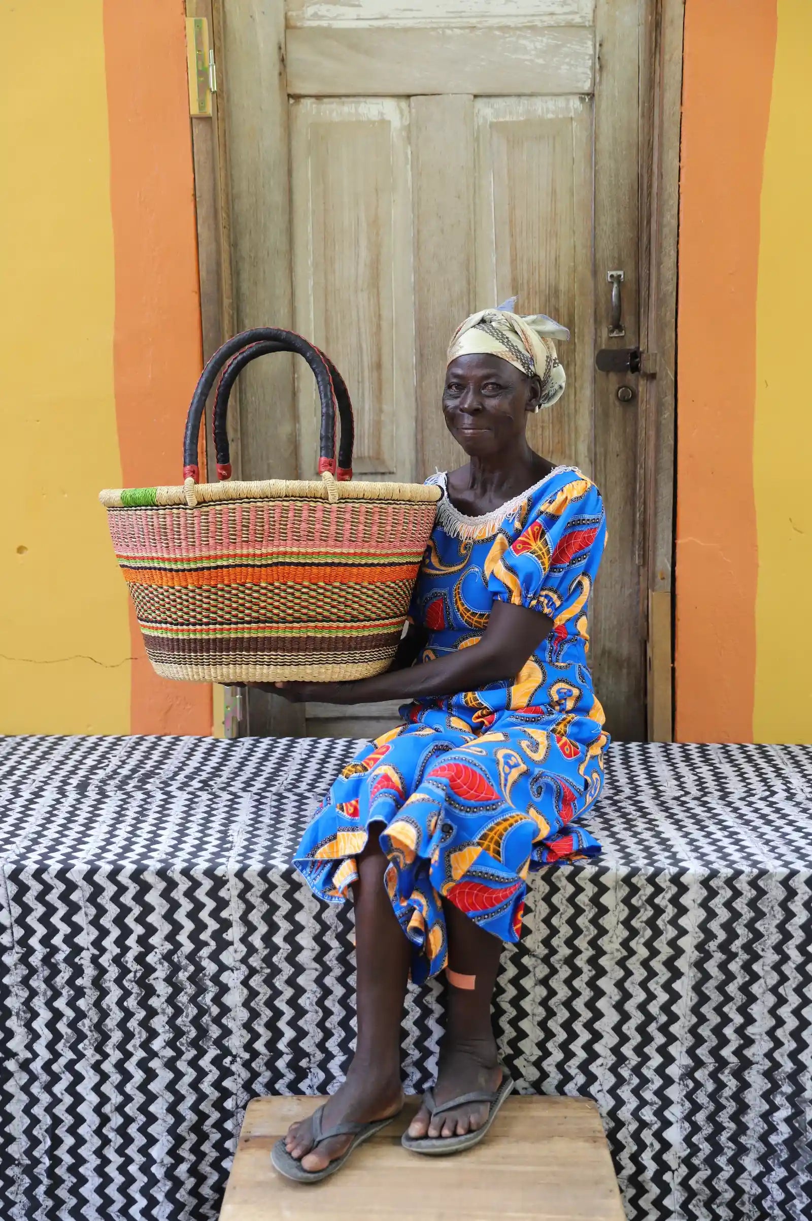 Oval Shopping Bag (Large) by Akanpia Anafo