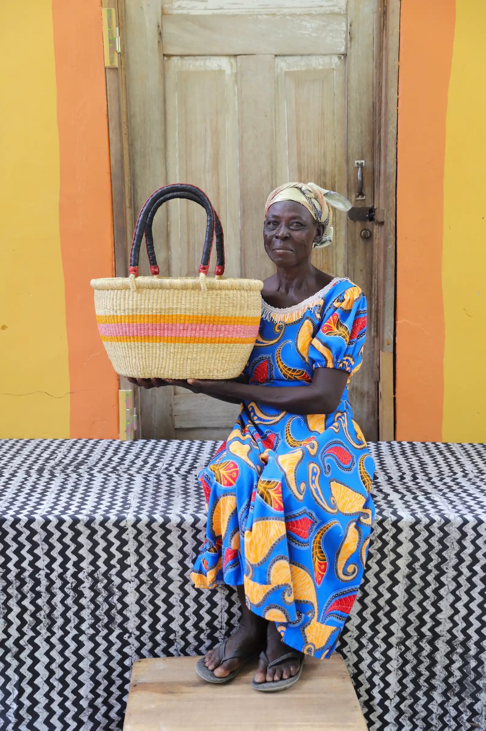 Oval Shopping Bag (Small) by Akanpia Anafo