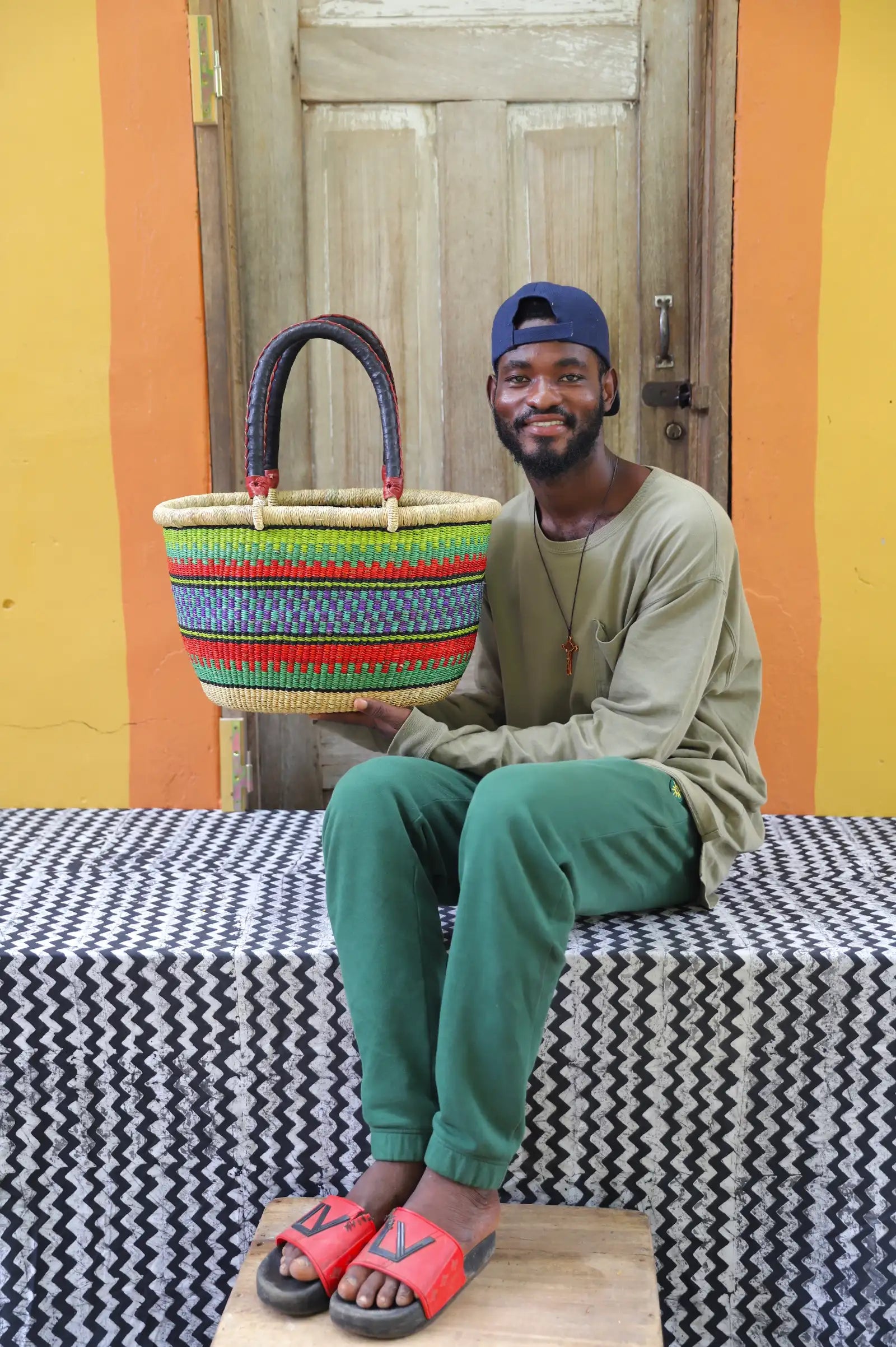 Oval Shopping Bag (Small) by Paul Apasinore