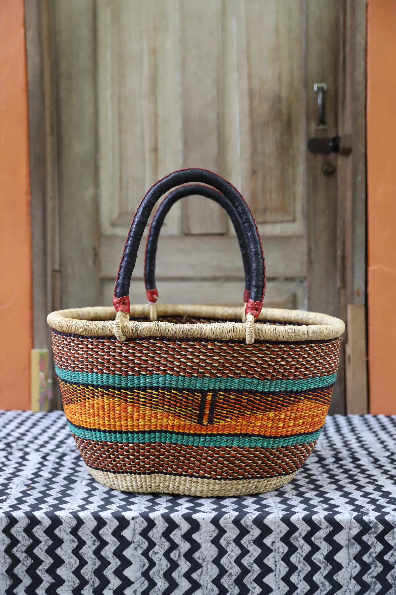 Oval Shopping Bag (Large) by Apika Abisika