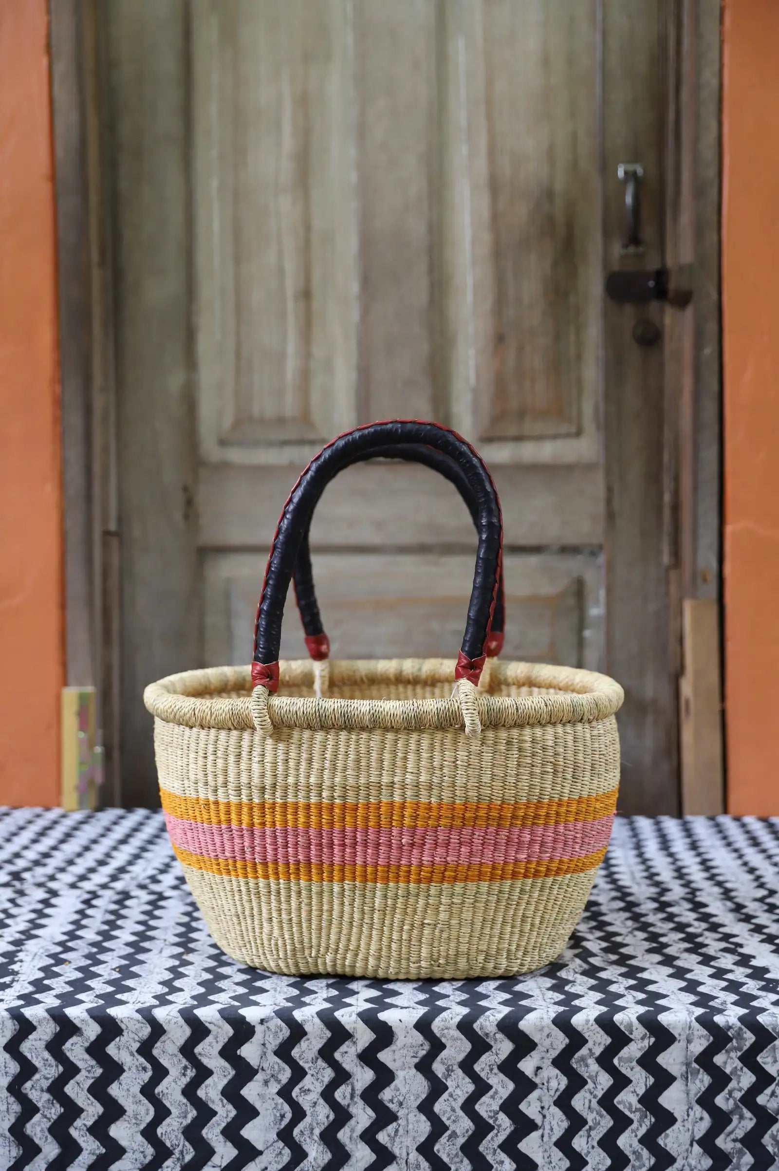 Oval Shopping Bag (Small) by Akanpia Anafo
