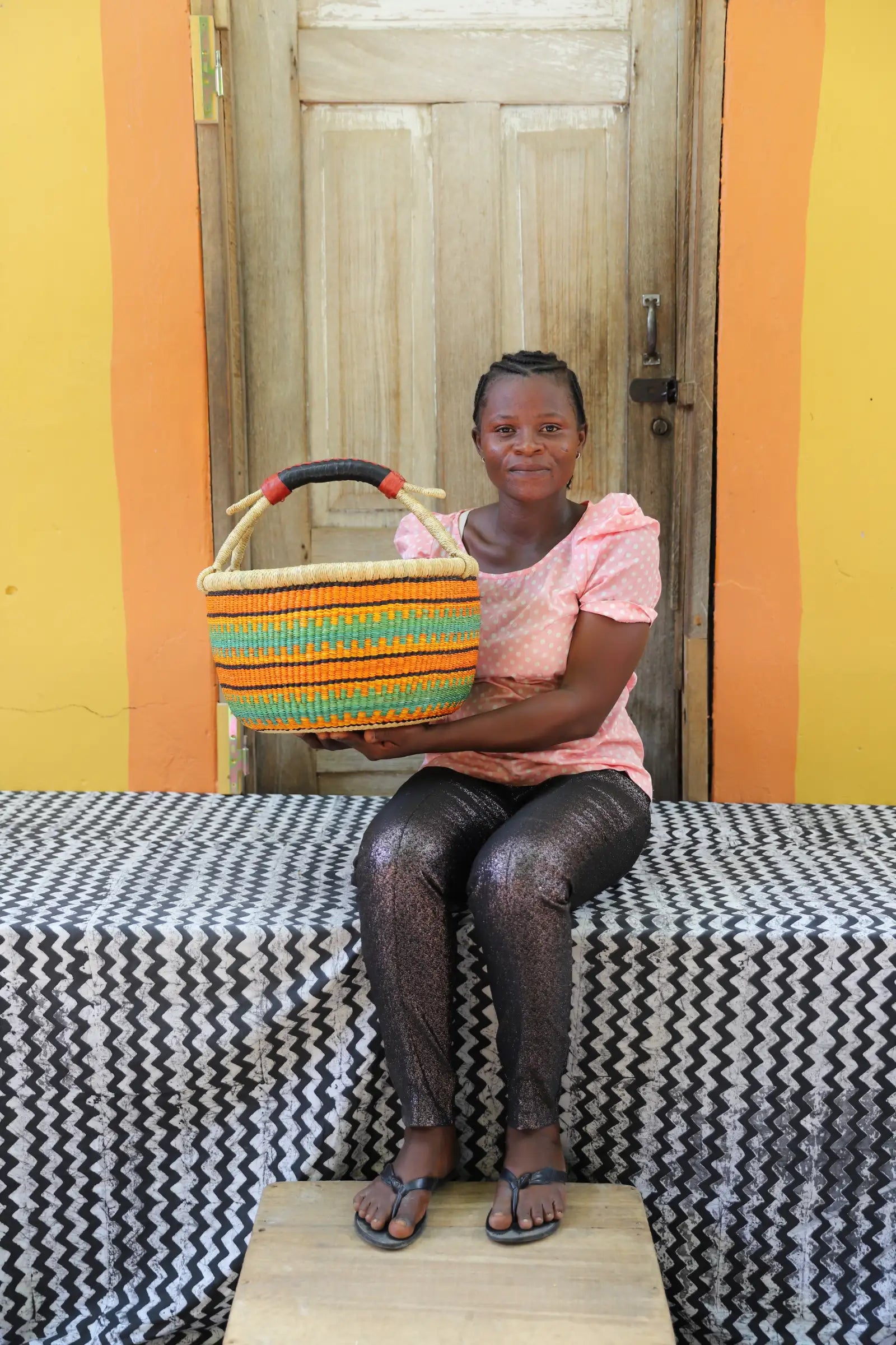 Round Shopping  Basket (Medium) by Vida Alembora