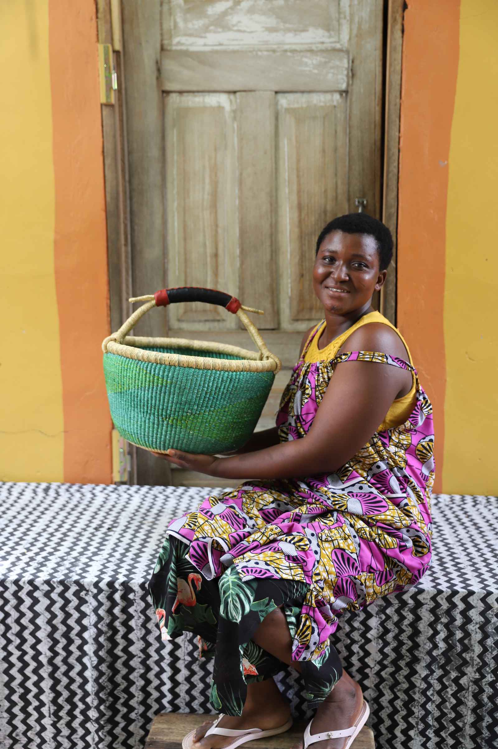 Medium woven basket in elephant grass, 38 cm wide, a catch-all for the home.